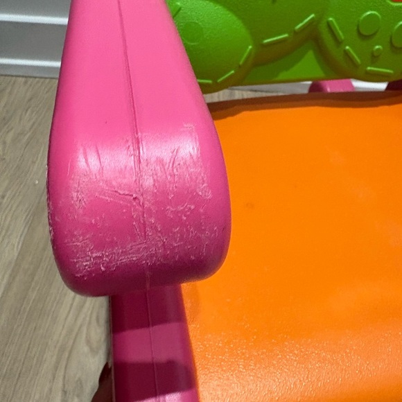 Little Tikes Vintage Toddler Sized Rocking Chair - Picture 7 of 11